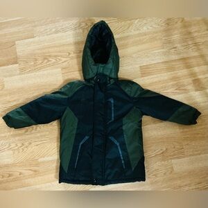 Boys Beverly Hills Polo Club Green and Black Puffer Jacket Size 5/6